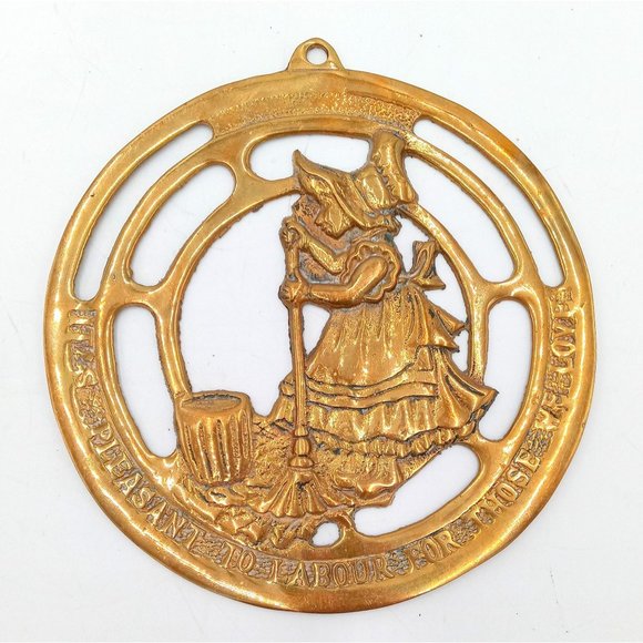 Its Pleasant To Labor For Those We Love Sweeping Floor Brass Wall Hanging Decora - Picture 7 of 7